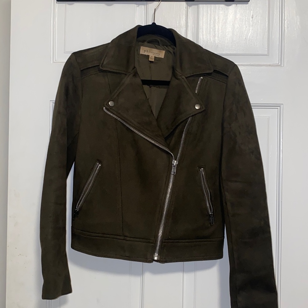 🛍️ Olive Green Jacket